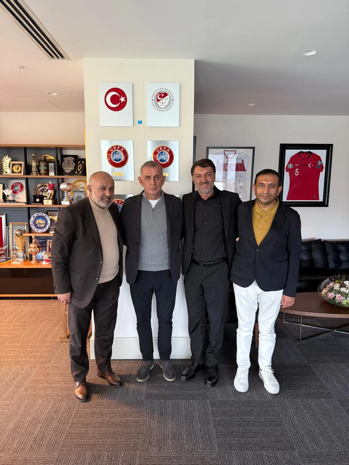 Kayserispor Başkanı Çamlı’dan TFF Başkanı Hacıosmanoğlu’na ziyaret