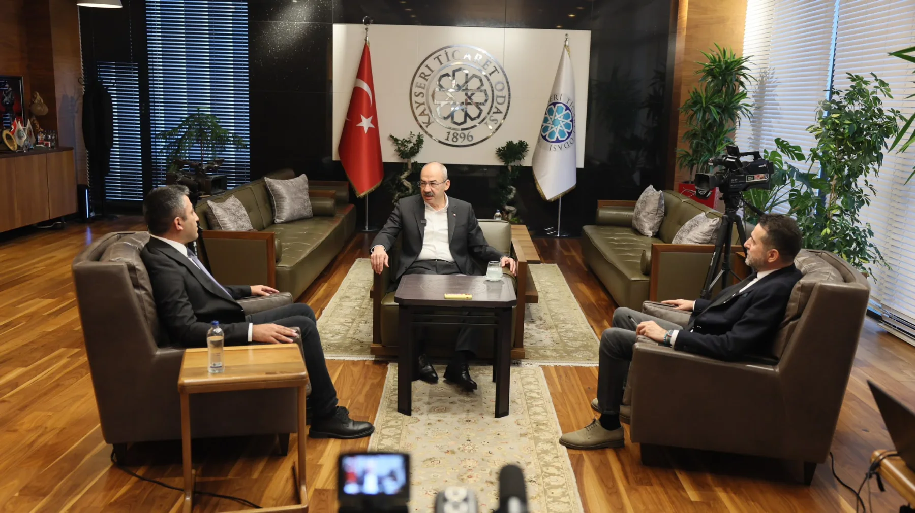 KTO Başkanı Ömer Gülsoy: Müşteri gelsin, alsın veya almasın, ayağının tozu kalsa berekettir