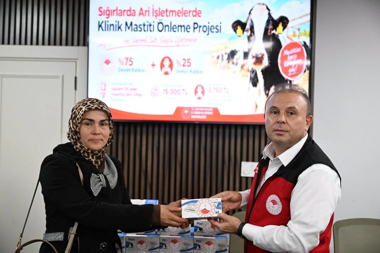 Süt üreticisine Mastitis tespit cihazı dağıtıldı