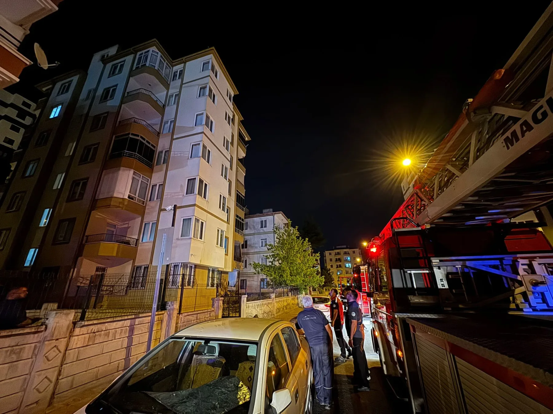 Apartmandaki Yanık Kokusu İhbarı Ekipleri Seferber Etti