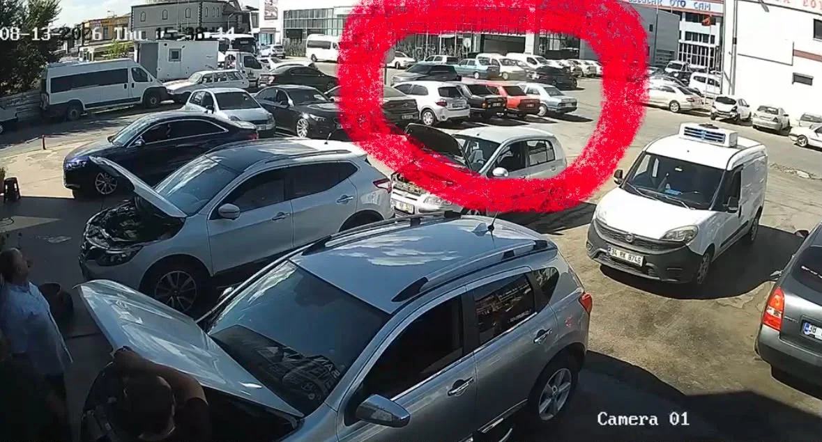 Kayseri’de iki otomobilin çarpıştığı kaza kamerada
