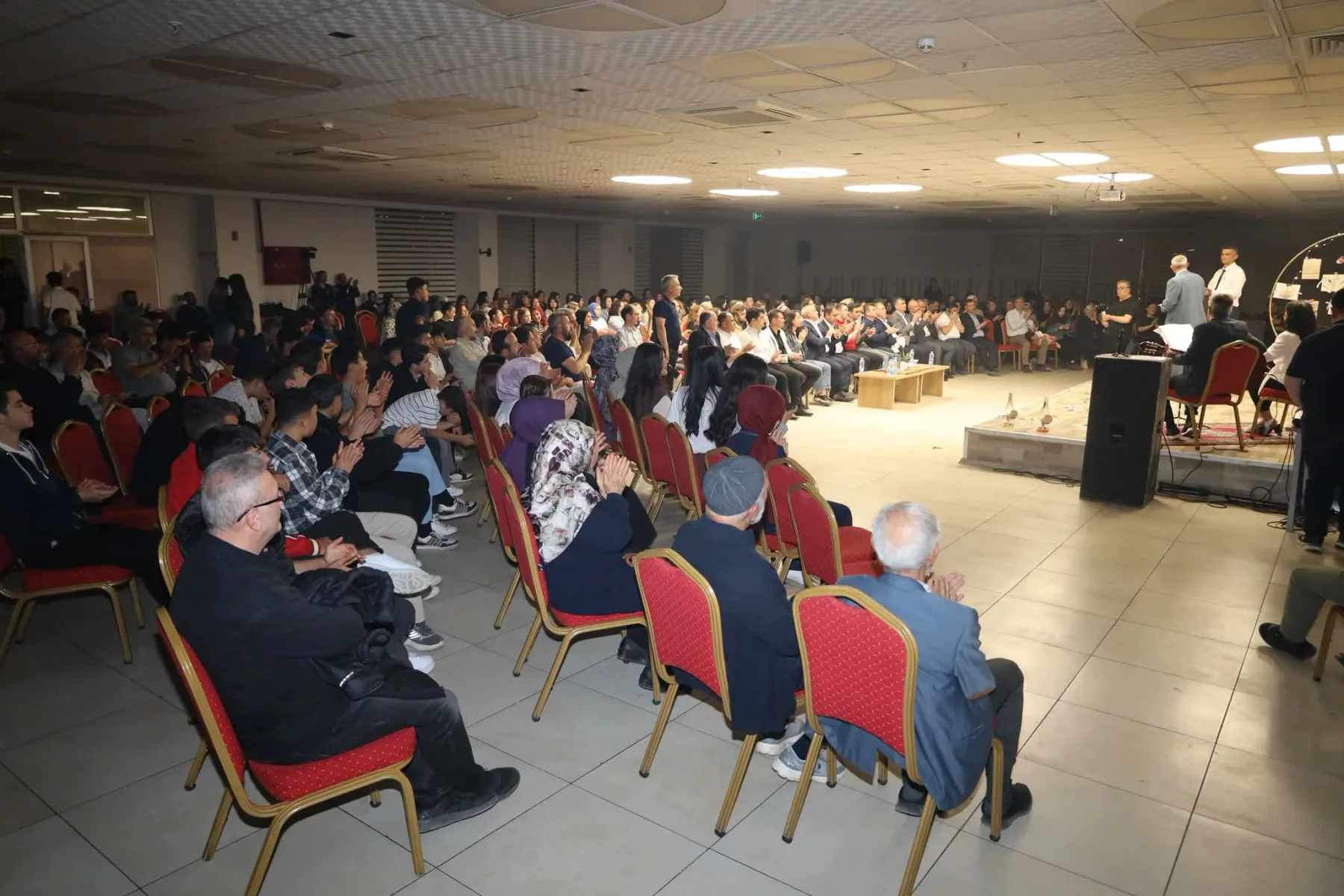Yahyalı’da Şiir ve Türküler Aynı Sahnede Buluştu
