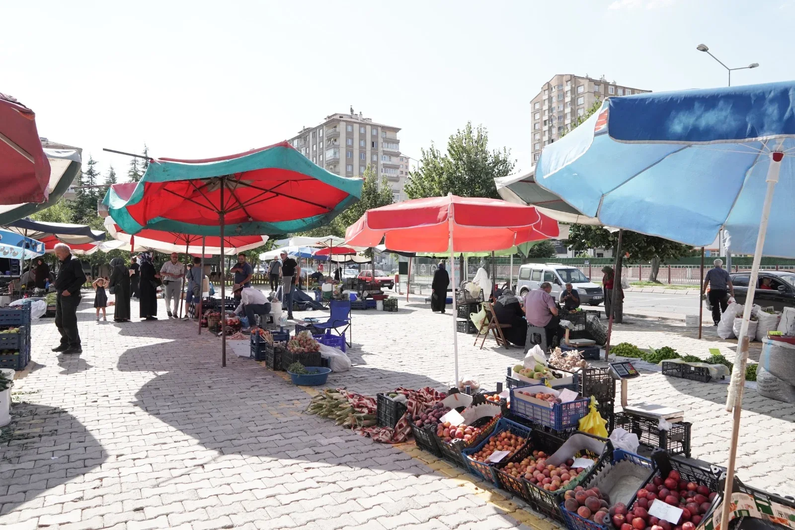 Melikgazi’de üretici pazarları vatandaşları organik ürünlerle buluşturuyor