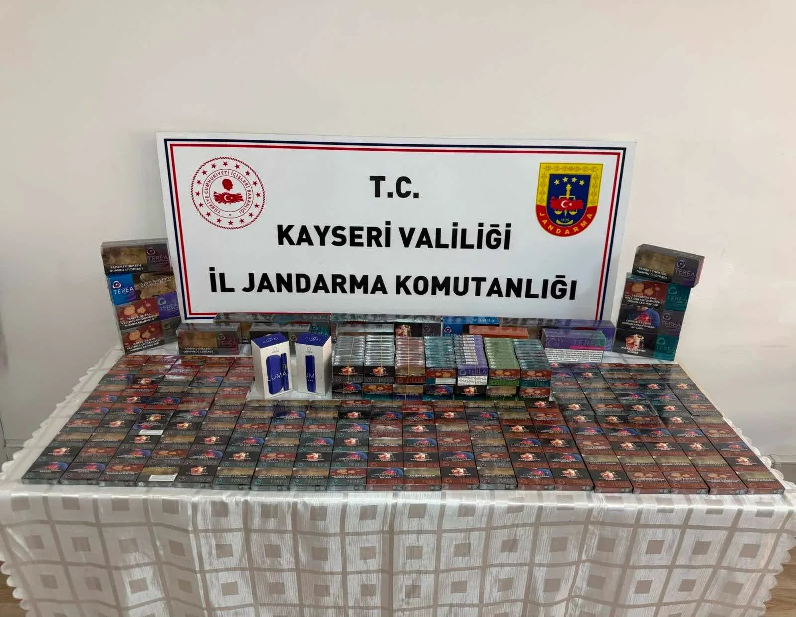 Kayseri'de 10 bin adet kaçak elektronik sigara kartuşu ele geçirildi