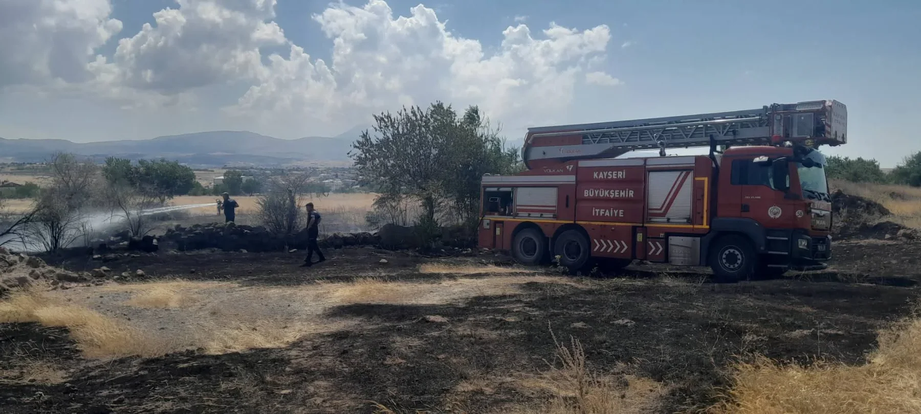 Talas'ta anız yangını