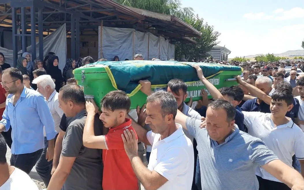 Antalya’da denizde boğulan Uğur Kaan, Kayseri’de toprağa verildi