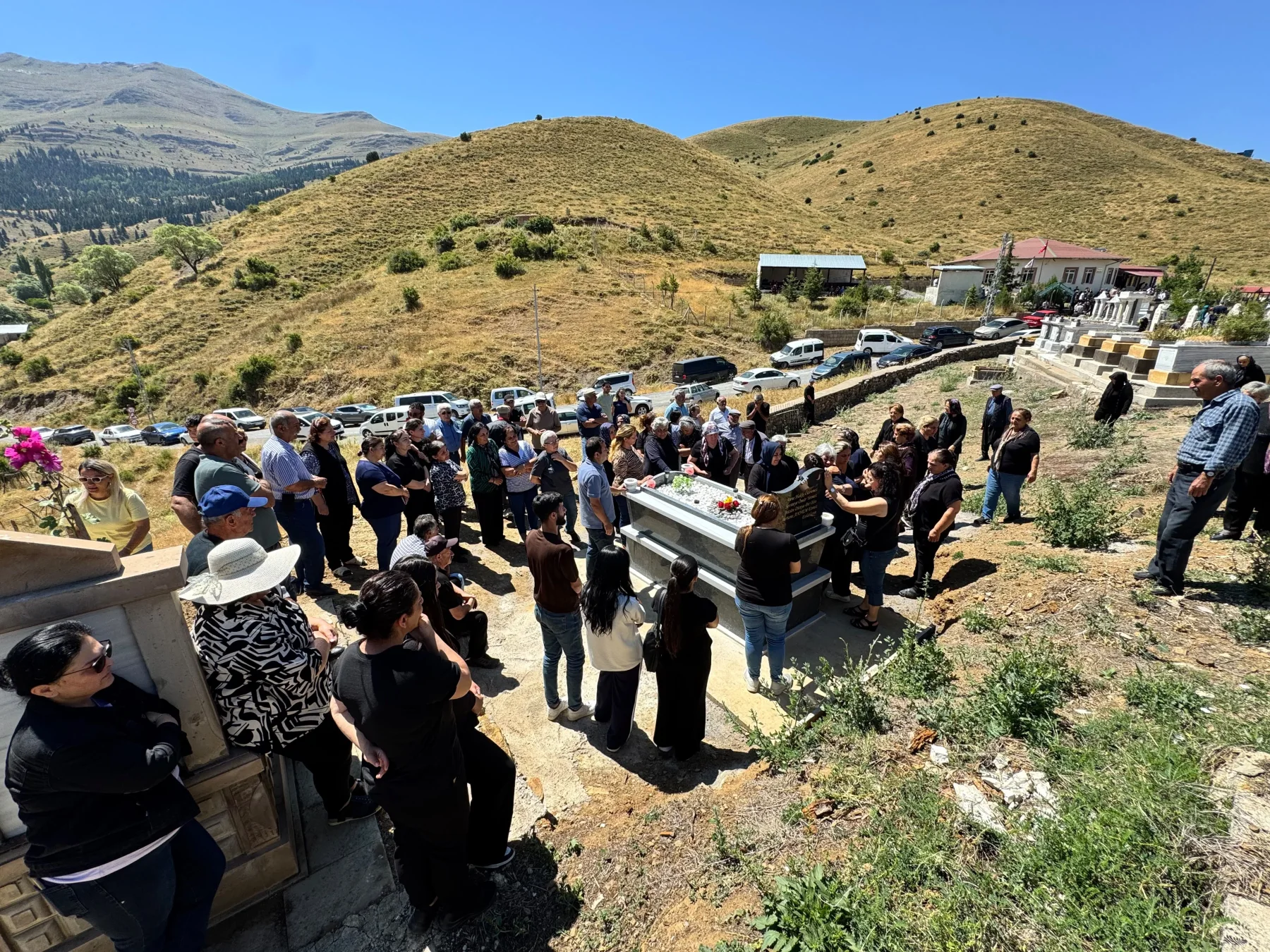 Kayseri'de alevi toplumu geleneksel anma töreninde buluştu