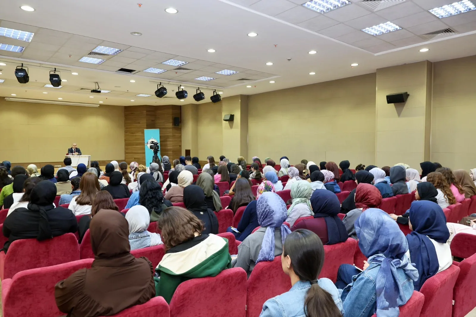 Rektör Prof. Dr. Altun, Öğrenciler ile Bir Araya Geldi