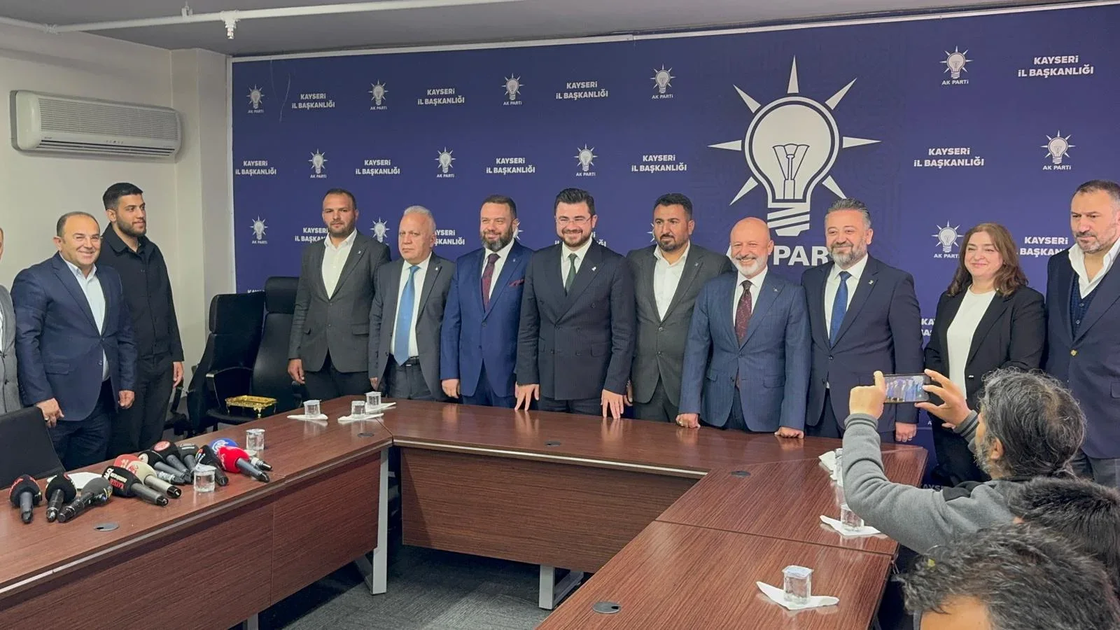 YRP’den İstifa Eden 4 Meclis Üyesi, AK Parti’ye Geçti