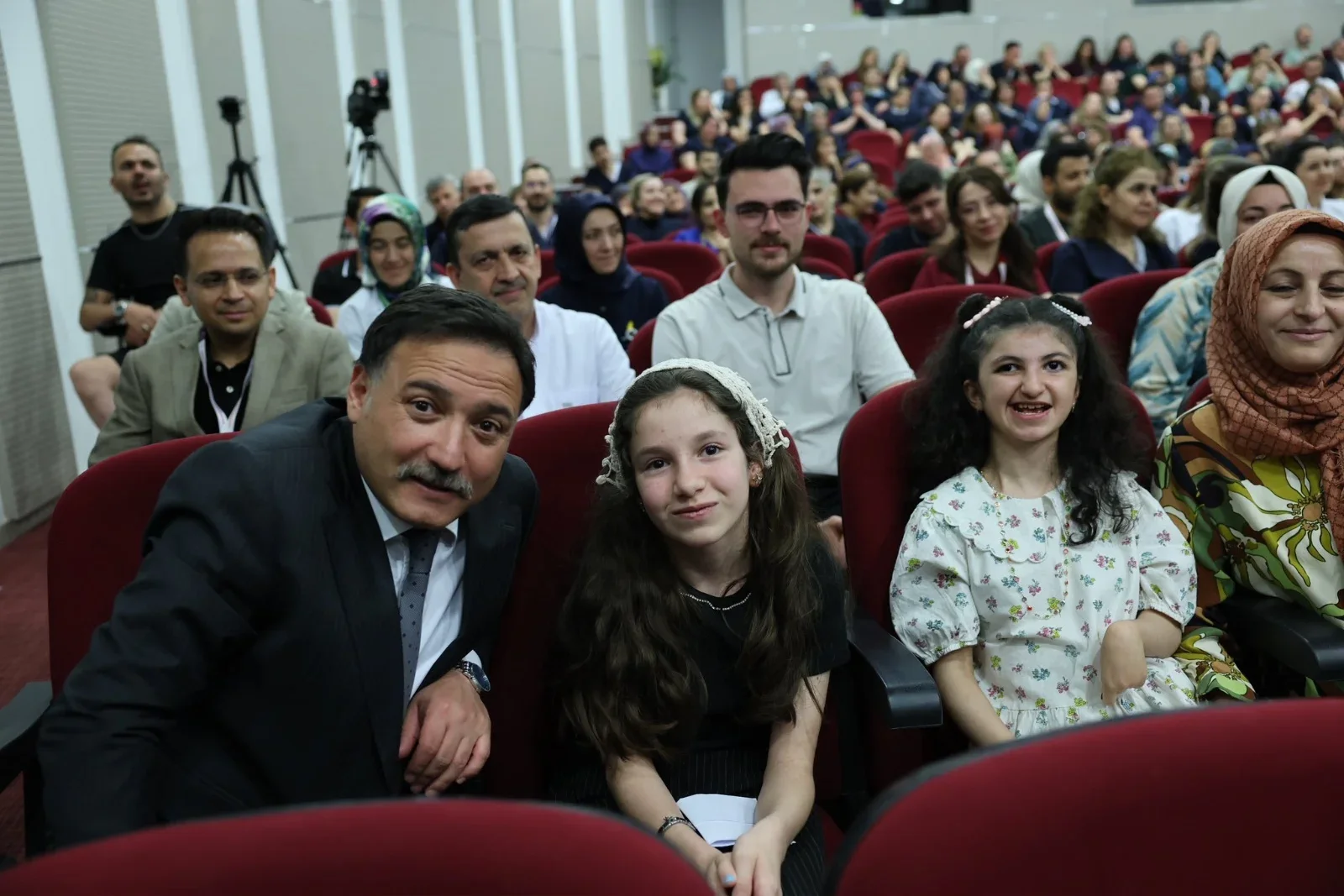 Vali Gökmen Çiçek: Bizi dünyada diğer milletlerden ayrı kılan bir şey varsa o da ailedir