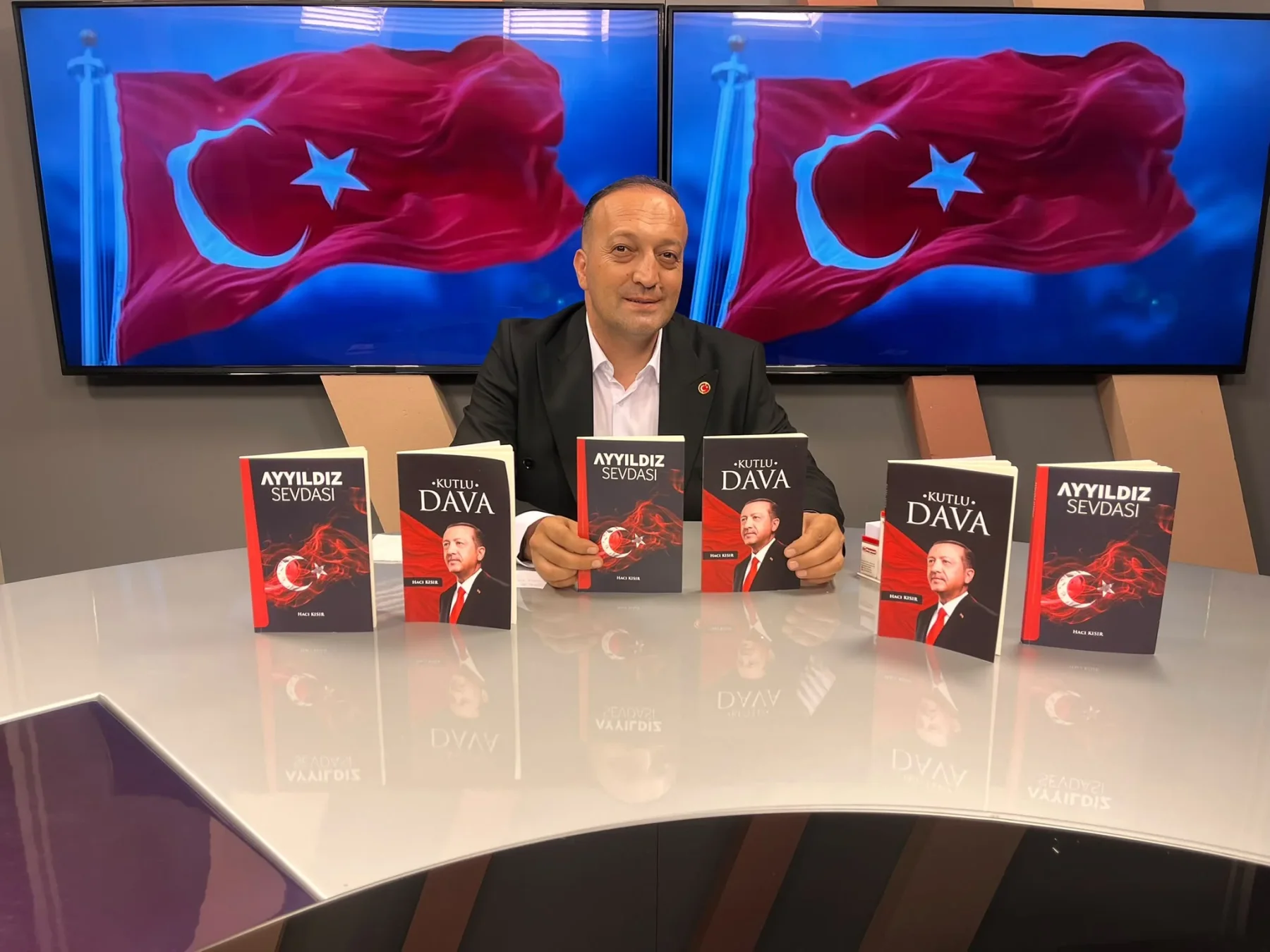 Ay Yıldız Sevdası ve Kutlu Dava okurlarla buluştu