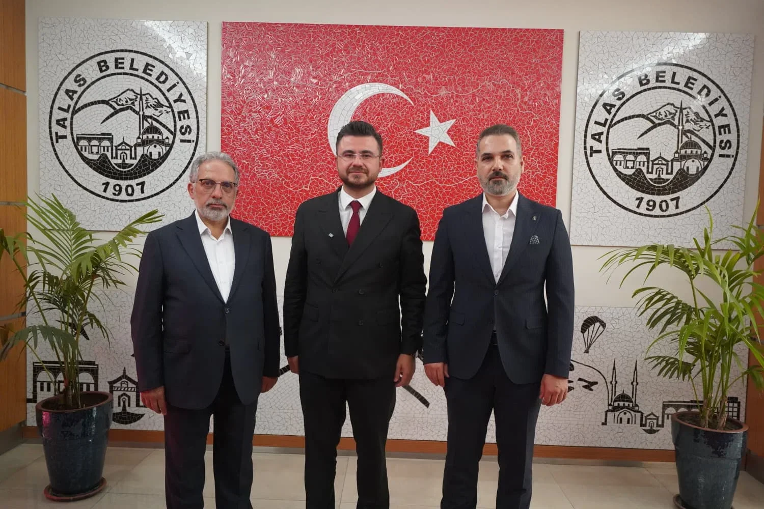 Kayseri’de CHP’li Meclis Üyesinin Uyuşturucu Operasyonunda Yakalanmasına AK Parti’den Tepki: “Algı Operasyonuna Sessiz Kalmayacağız”