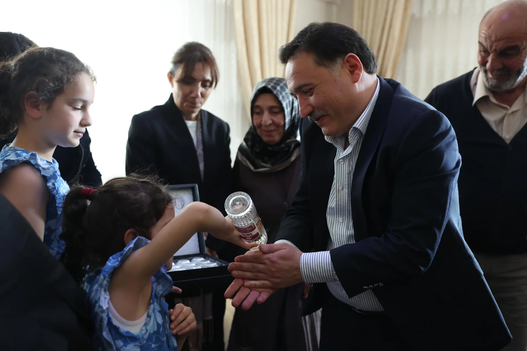 Vali Çiçek’ten Şehit Ailelerine Bayram Ziyareti