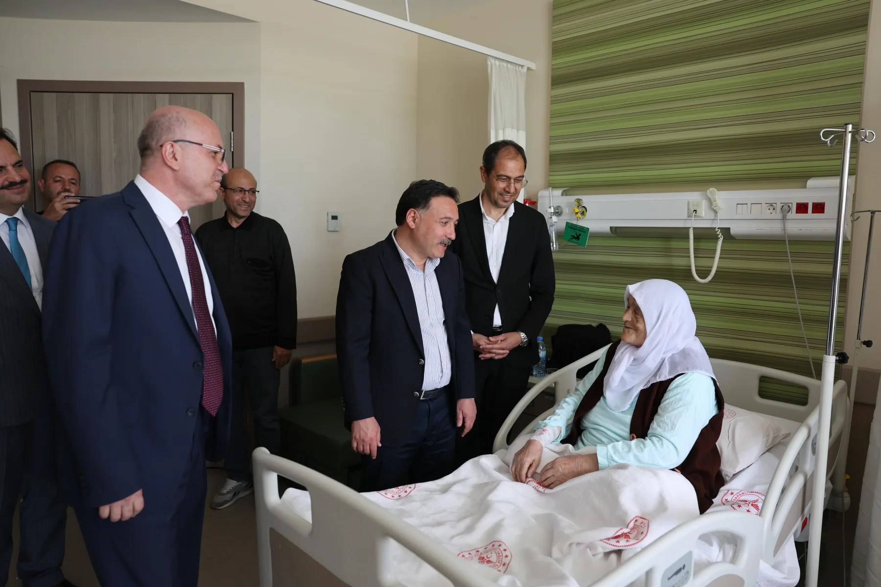 Vali Gökmen Çiçek’ten Hastanede Bayram Ziyareti