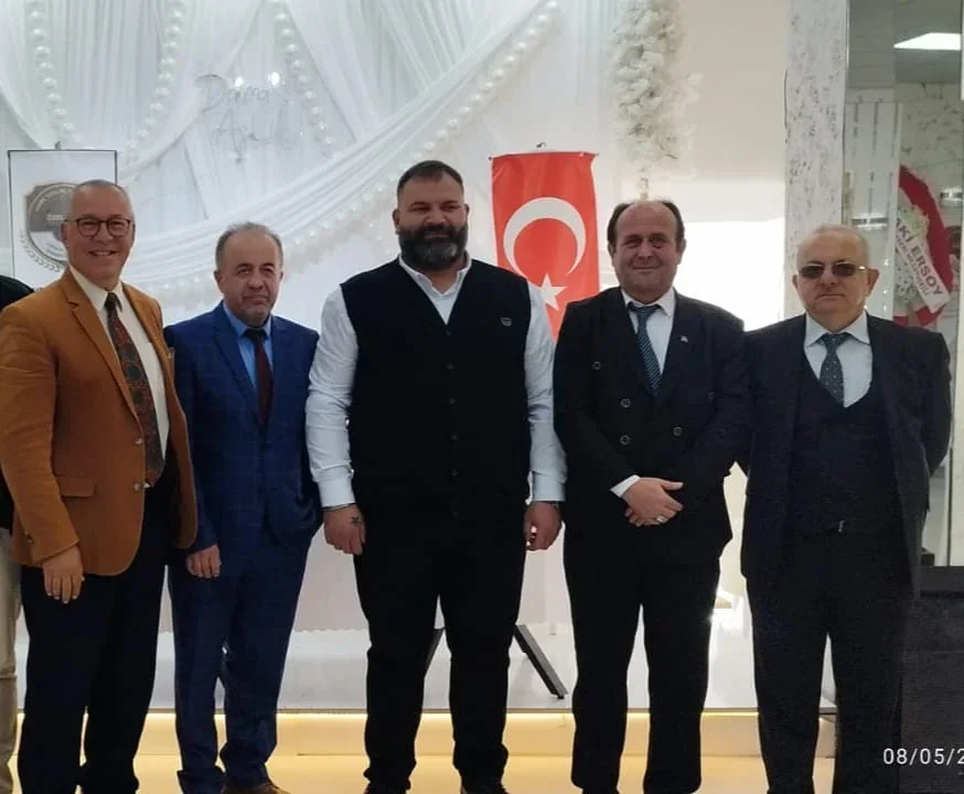 ÖZEL-SEN'de Ahmet Serbez Güven Tazeledi