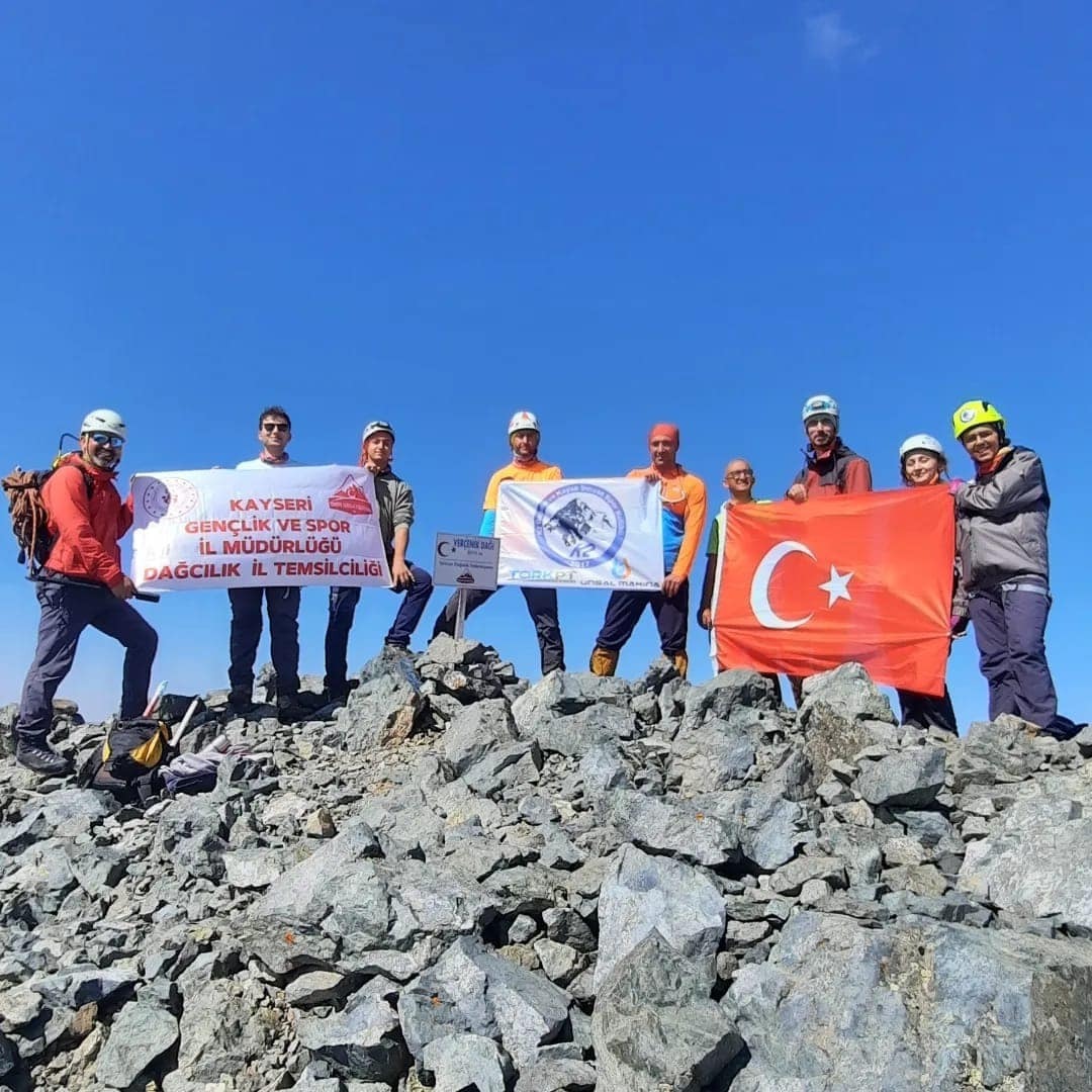 Kayserili dağcılar Kaçkar’a tırmandı