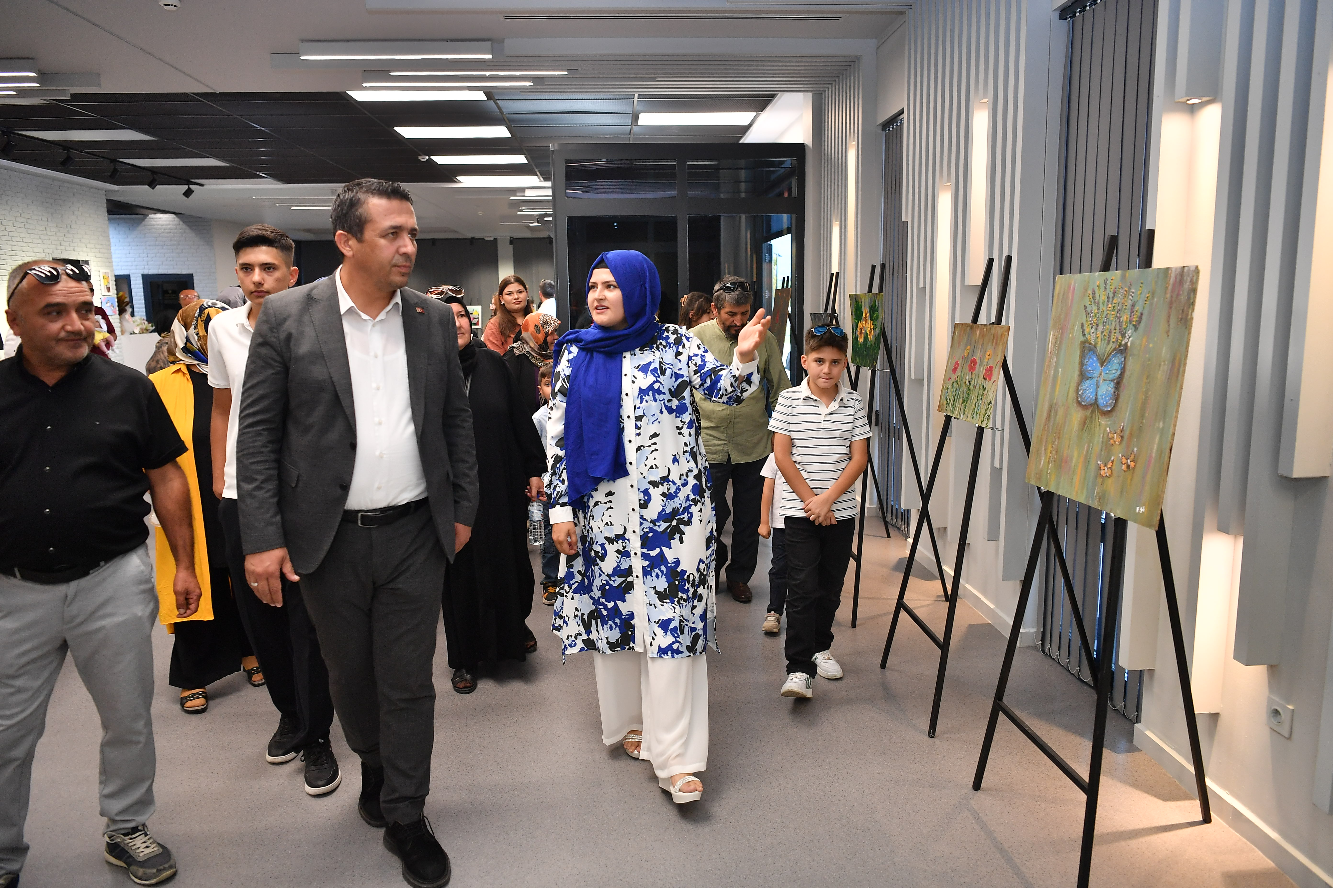 Büyükşehir Sanat Galerisi, ev hanımı Fatma Şık’ın çocukluk hayalini gerçekleştirdi