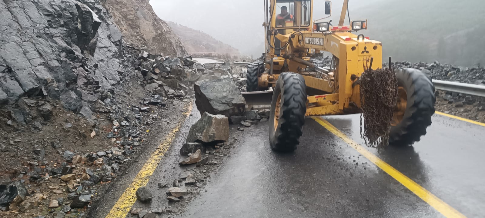 Kapuzbaşı Yolu'ndaki Heyelana Büyükşehir'den Hızlı Müdahale