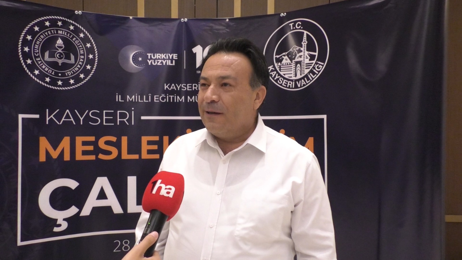 Müdür Bahameddin Karaköse: “Çalıştayın mesleki eğitim konusuna ışık tutmasını umuyoruz”