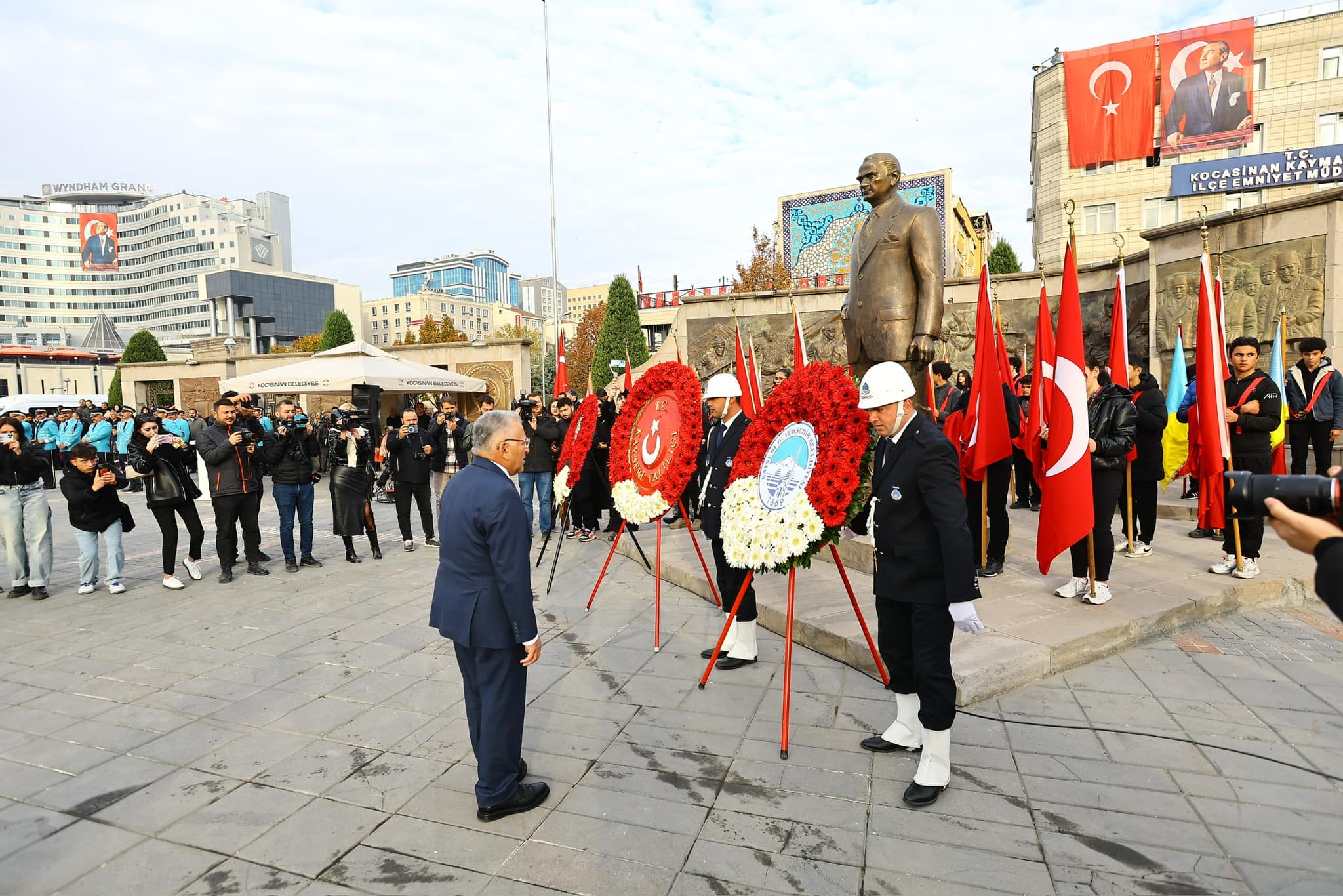 Cumhuriyet'in Kurucusu Gazi Mustafa Kemal Atatürk, Törenle Anıldı