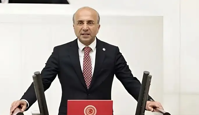 CHP'li Genç'ten Sert Tepki: "TSK'daki Değişiklik Kişisel, CHP'li Belediyelere Operasyon Sistematik"