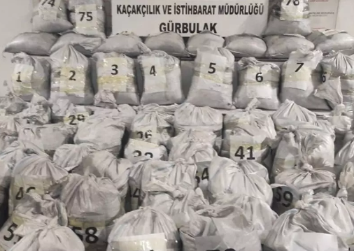 Gürbulak Sınır Kapısı'nda Tarihi Uyuşturucu Operasyonu: 1.87 Ton Metamfetamin Ele Geçirildi