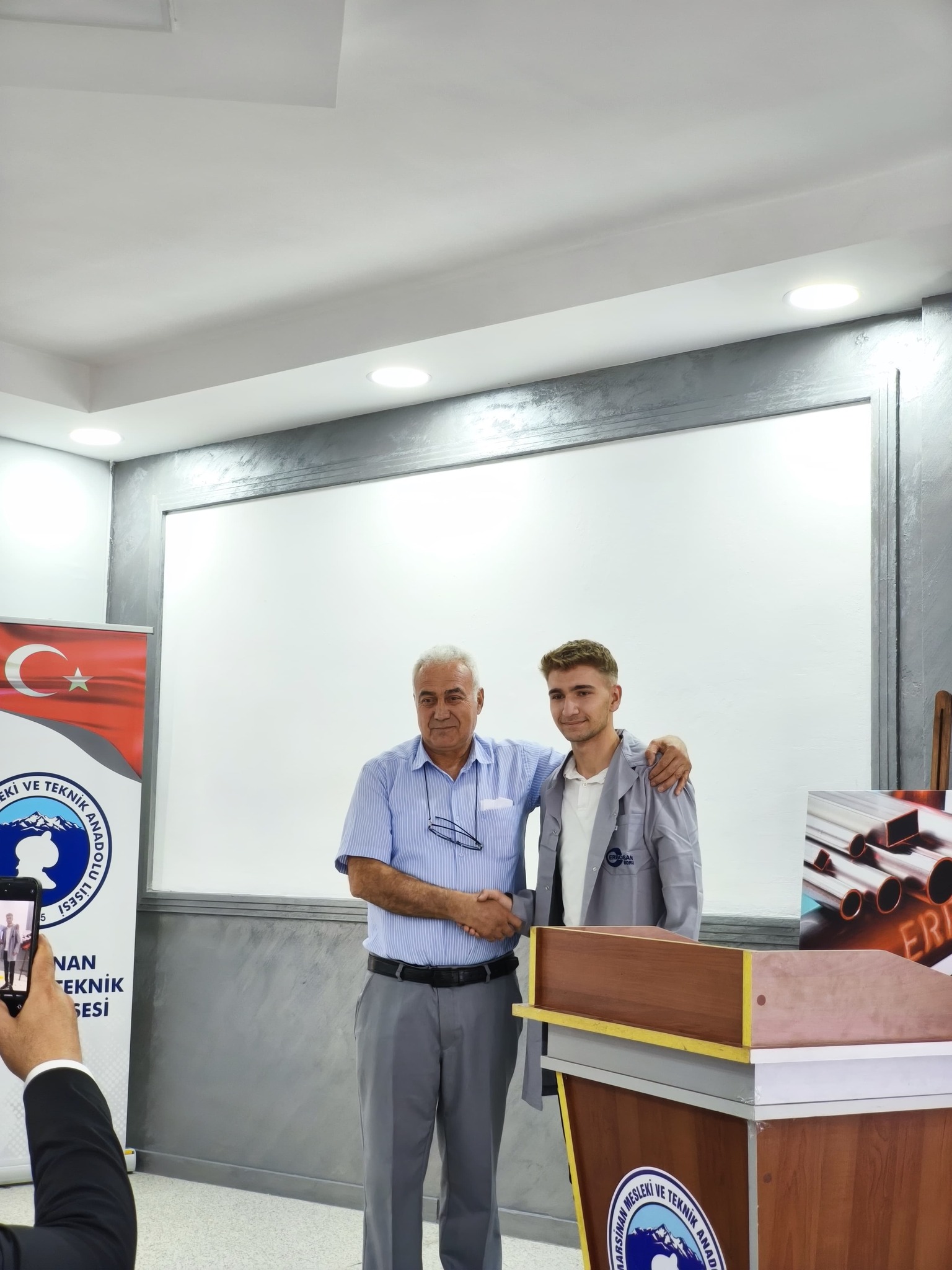 Kayseri'de Tesisat Teknolojisi Mezunlarına Ustalık Önlüğü Giydirme Töreni