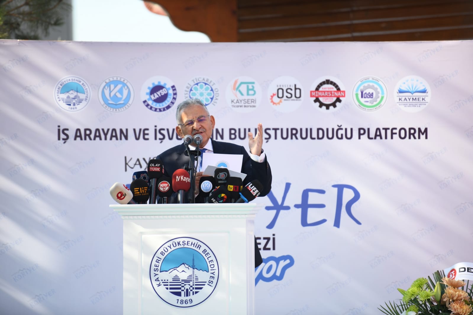 Büyükşehir'in Kayseri Kariyer Merkezi ile 1 Ayda 255 Kişi İşe Yerleşti