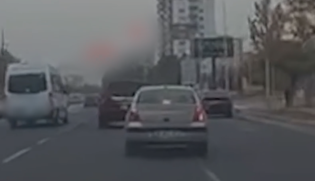 Kayseri'de Trafik Magandasına 6.439 TL Ceza: "Servis Aracıyla Makas Atmak" Suçu